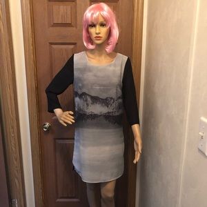 NWT abstract yet classic design size 6 mini dress